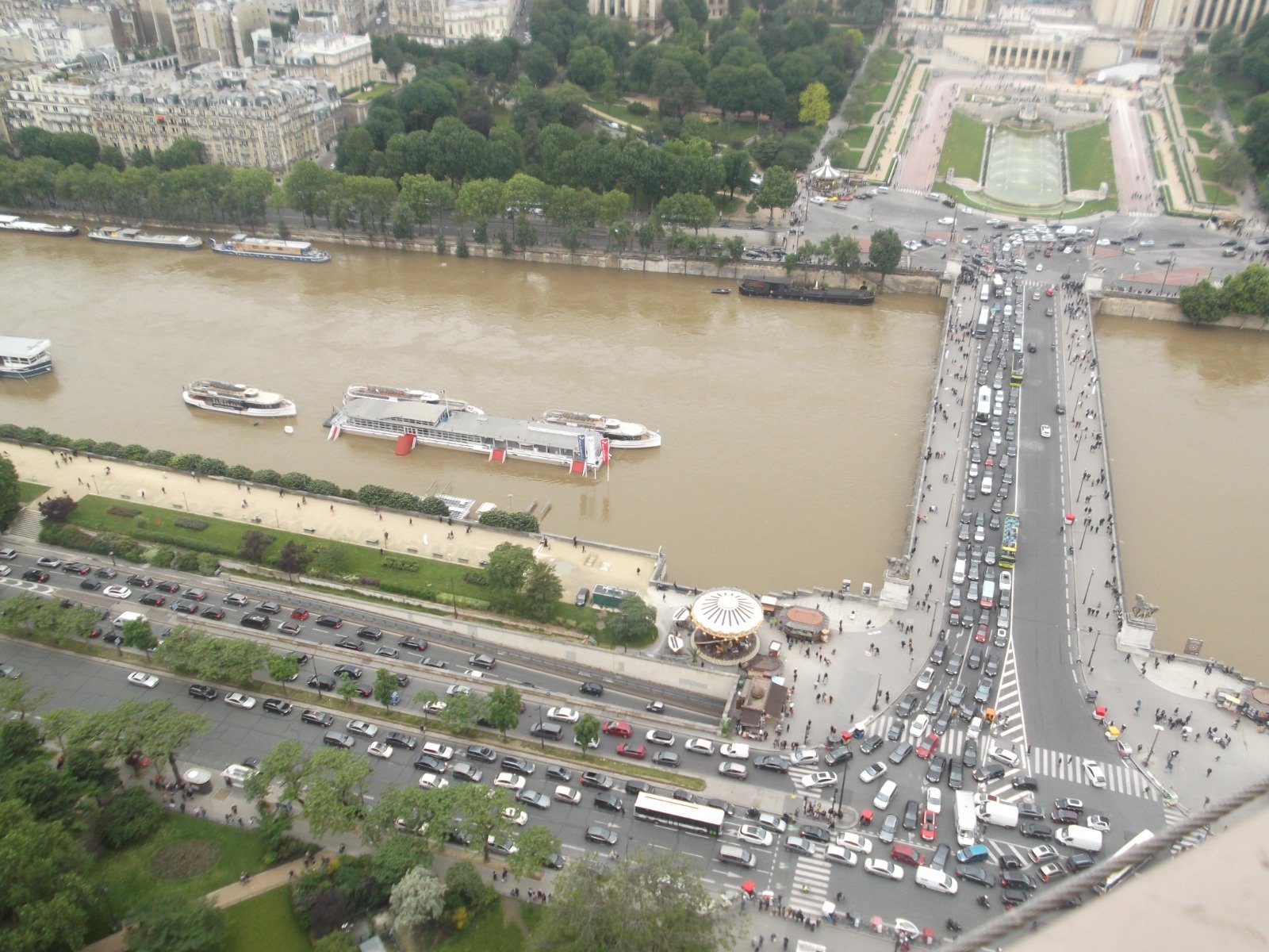 Kurumumuzdan Kareler